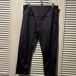 Black Leopard Print capri Leggings